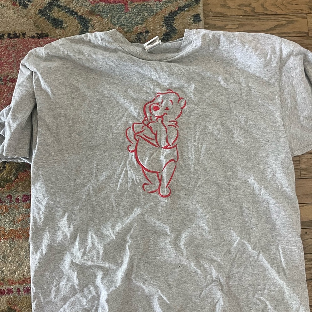 DISNEY STORE VTG Embossed Winnie the Pooh XXL tee